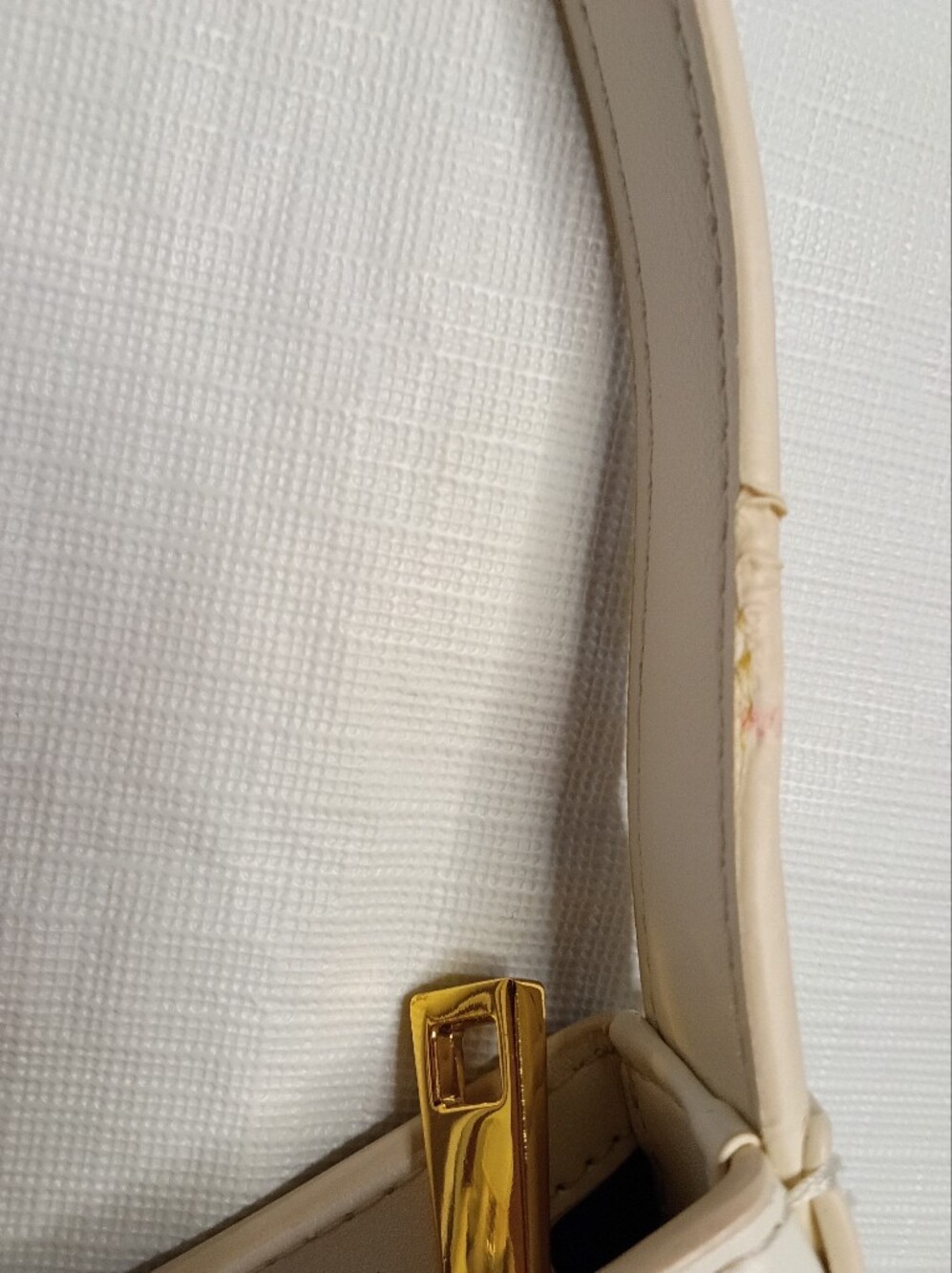 AUPEN Leather Shoulder Bag Ivory Asymmetrical Zip Closure Single Strap - Picture 2 of 7